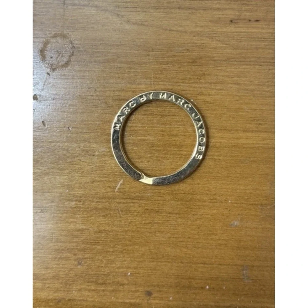 FOR YOUR KEYS - Marc by Marc Jacobs gold ring for keys